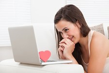 5 Helpful Tips for Long-Distance Online Dating